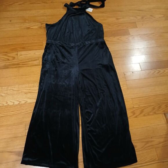 A New Day‎ Women's Black Velvet Jumpsuit Halter Neckline Side Pocket Size L NWT - Picture 3 of 9